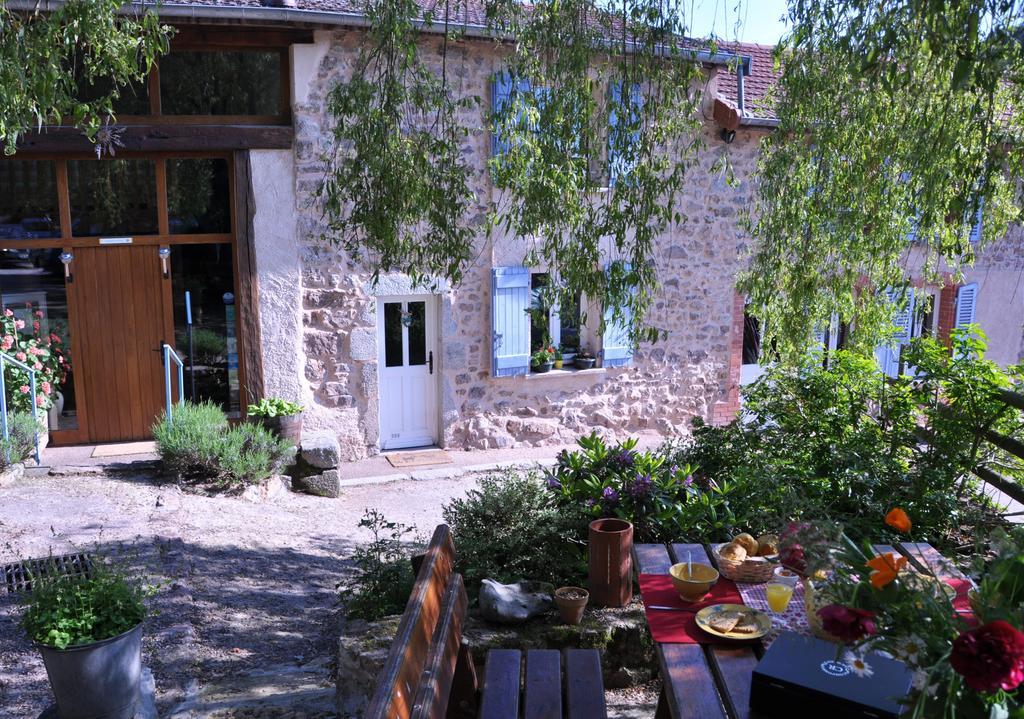 La Ferme Aux Abeilles Hotel Ambierle Kültér fotó