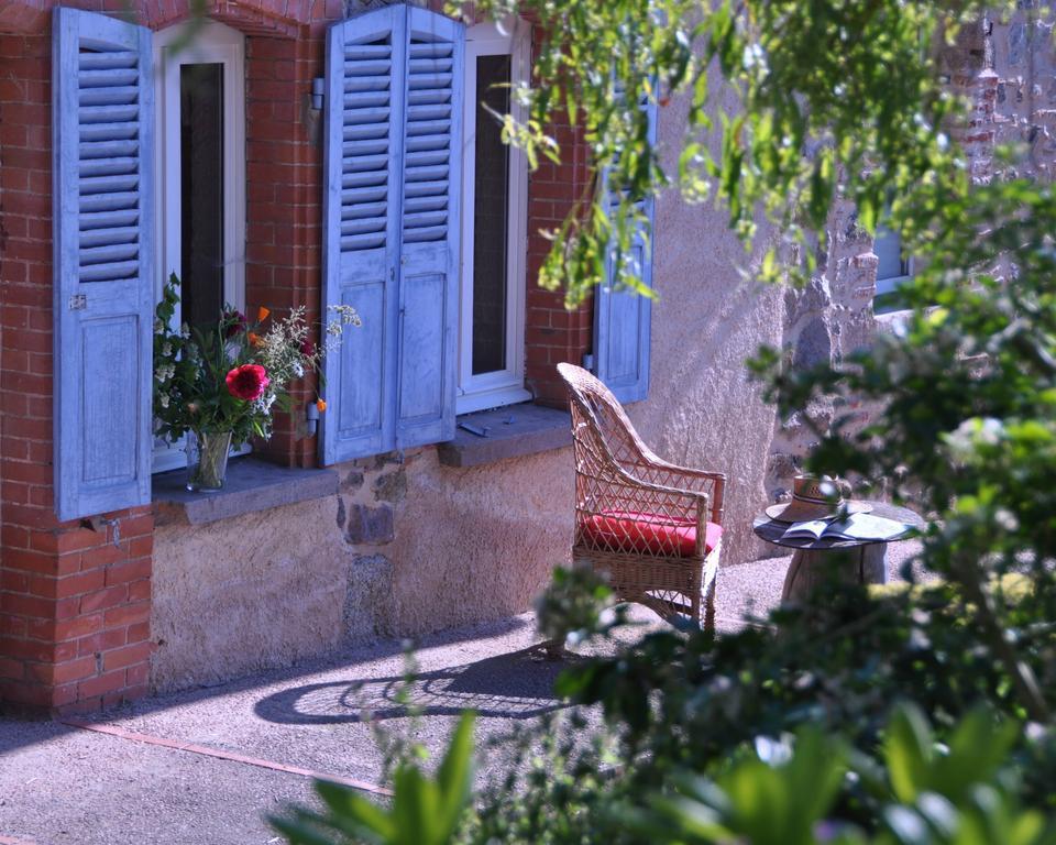 La Ferme Aux Abeilles Hotel Ambierle Kültér fotó